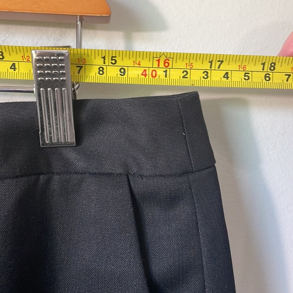 Gorgeous Simply Vera Wang tuxedo pencil skirt in size 12. Back detail is 🔥 - Picture 3 of 11